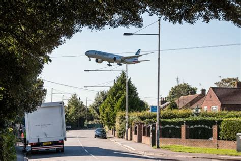 aircraft noise: how it affects our health and what airports do about it