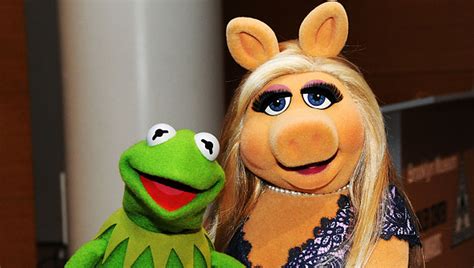 Kermit and Miss Piggy Are Splitting