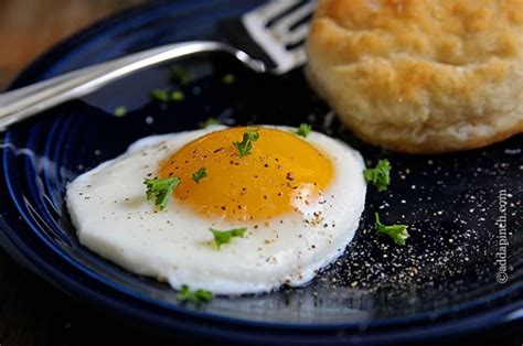 How to Make Sunny Side Up Eggs Recipe - Add a Pinch