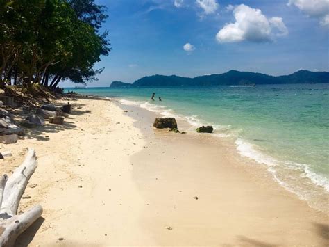 How To See The Best Kota Kinabalu Beaches in Only One Day!