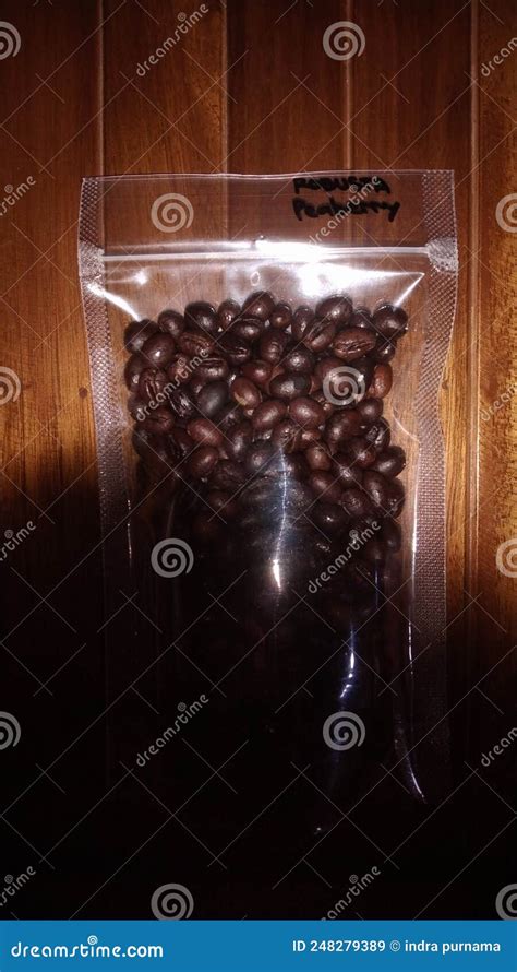 Peaberry Coffee Roastedbeans Stock Image - Image of bean, grain: 248279389