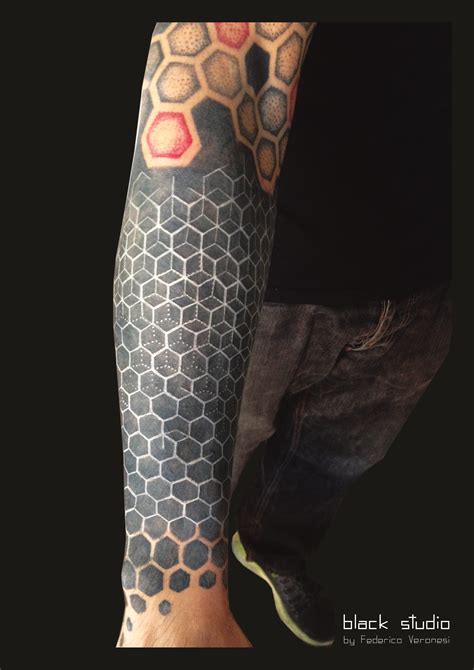 dot geometry tattoo by Fede Vero | Geometry tattoo, Hexagon tattoo