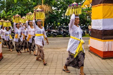 Travel Information about Bali - Balinese People, Culture and Activities