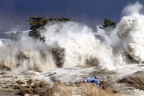 Seabed seismic sensors would have cut 2011 Japan tsunami toll | New Scientist