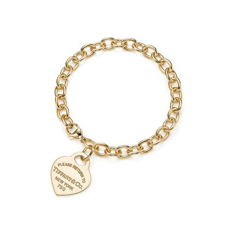 Return to Tiffany® Heart Tag Bracelet in Yellow Gold, Medium | Tiffany & Co. US