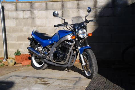 SUZUKI GS500 - Review and photos