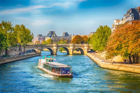 Photo Seine river cruise Paris bridge - free pictures on Fonwall