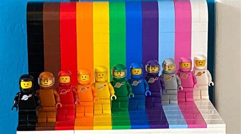 Is this why LEGO picked brown for next Space minifigure?