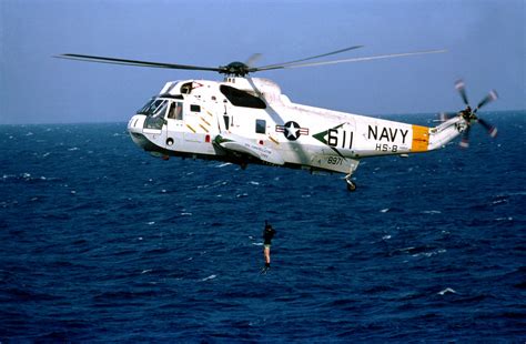 NAVY SH-3 SEAKING HELICOPTER - Naval Helicopter Association Historical Society