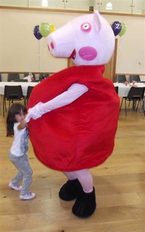 Peppa pig Weird Costumes, Pig Costumes, Mascot Costumes, Costume Ideas, Halloween Costumes, Pig ...