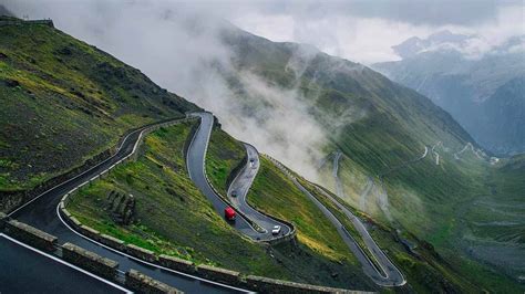 Top 10 Most Dangerous Roads In The World!