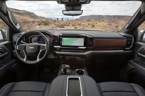 5 Big Changes in the 2022 Chevrolet Silverado Interior | Edmunds