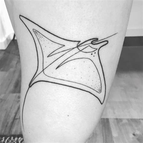 Single Line Manta Ray Tattoo by Mo Ganji | Manta ray tattoos, Ray tattoo, Mo ganji