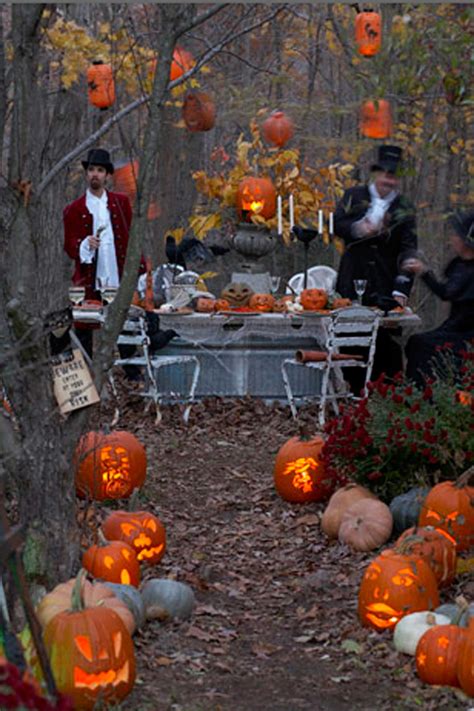 Backyard Halloween Party Ideas For 2023 - DECOOMO