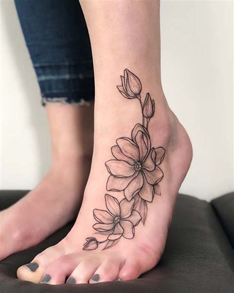 45 Awesome Foot Tattoos for Women - StayGlam