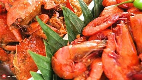 Filipino Food - SHRIMPS and CRABS | Seafood in the Philippines - YouTube