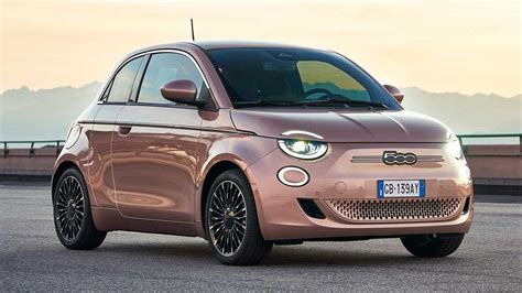 Fiat 500 Electric 3+1 Debuts With Tiny Third Door