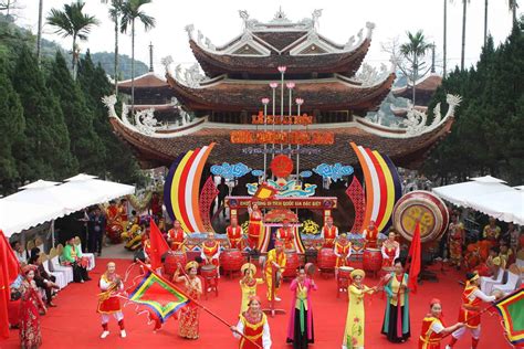 List of Top 5 Most Famous Spring Festivals in Vietnam