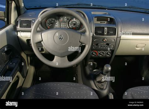 Renault Clio 2002 Interior