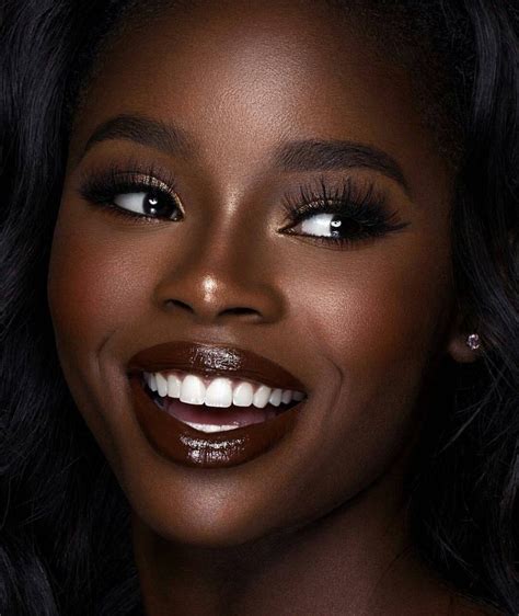 Makeup for black women | Maquiagem para pele negra, Itens de maquiagem, Ideias de maquiagem natural