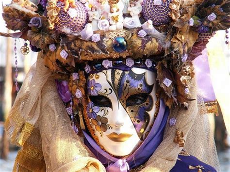 The Masks of the Carnival of Venice - eDreams Travel Blog