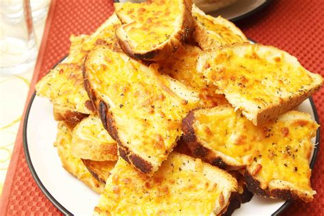 Cheese on toast – TastyDen