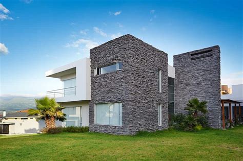 40 Houses with Stone Exterior (Photos)