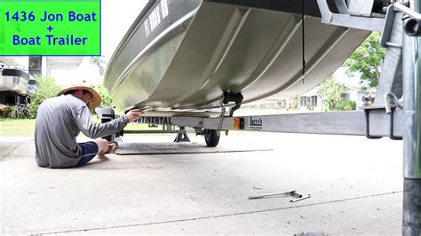 How to adjust a boat trailer to fit the boat