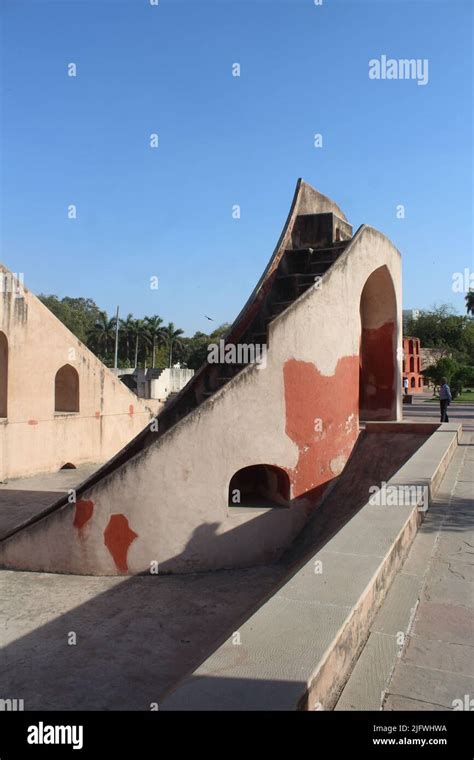 Mix of Modern/Historical architecture at Connaught Place, New Delhi Stock Photo - Alamy