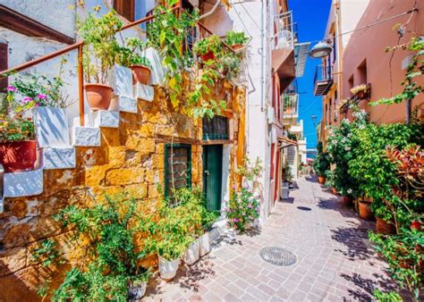 Secrets of Chania Old Town - Greeking.me