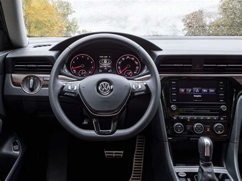 Volkswagen 2022 Passat Interior