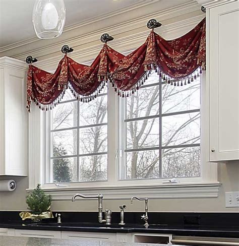 6 Design Rules for Valances Hung on Medallions (Knobs)