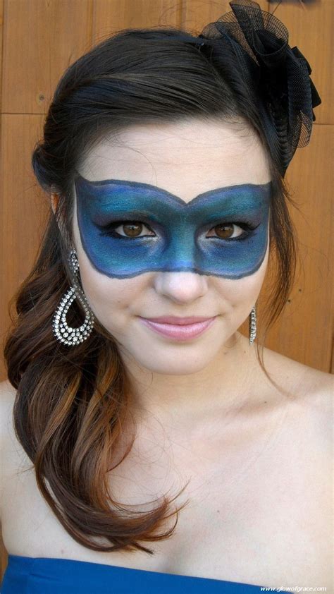 Masquerade Ball Halloween Tutorial – Rachel Weiland | Masquerade makeup, Halloween tutorial ...