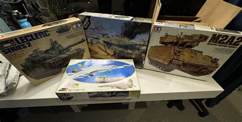 My latest haul, the Mig 25 kit from 1979 was for free. The Leclerc was ...