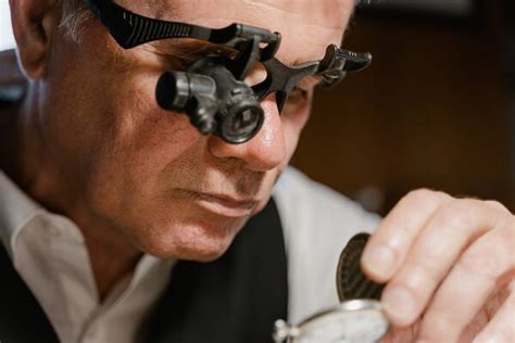 What Is The Best Magnification For A Watch Loupe? - Wearholic