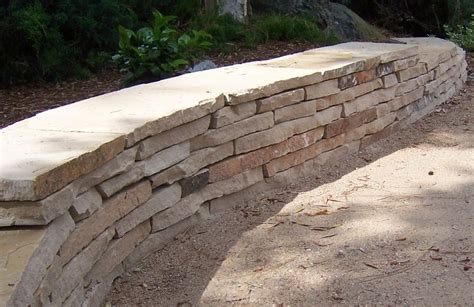 The 2 Minute Gardener: Photo - Dry Stack Flagstone Seating Wall