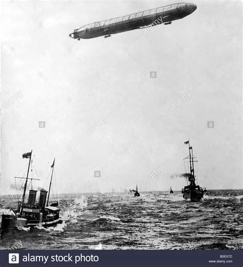 Ww1 airship Black and White Stock Photos & Images - Alamy