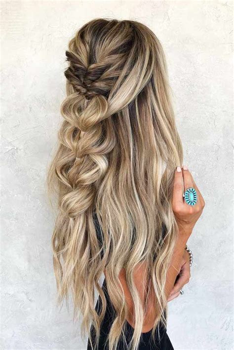 Stylish And Cute Homecoming Hairstyle | Dance hairstyles, Cute braided hairstyles, Homecoming ...