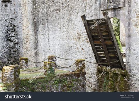 3,714 Drawbridge castle Images, Stock Photos & Vectors | Shutterstock