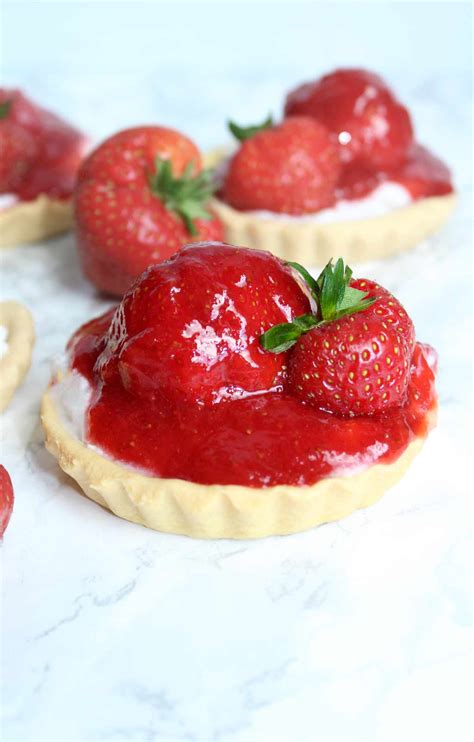 Mini Strawberry Tarts - BakedbyClo | Vegan Dessert Blog