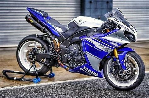 Yamaha R1 | Super bikes, Yamaha r1, Racing bikes