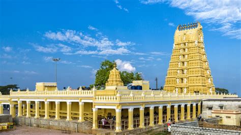 Chamundi Hills - Mysore | Chamundi Hills Photos, Sightseeing -NativePlanet