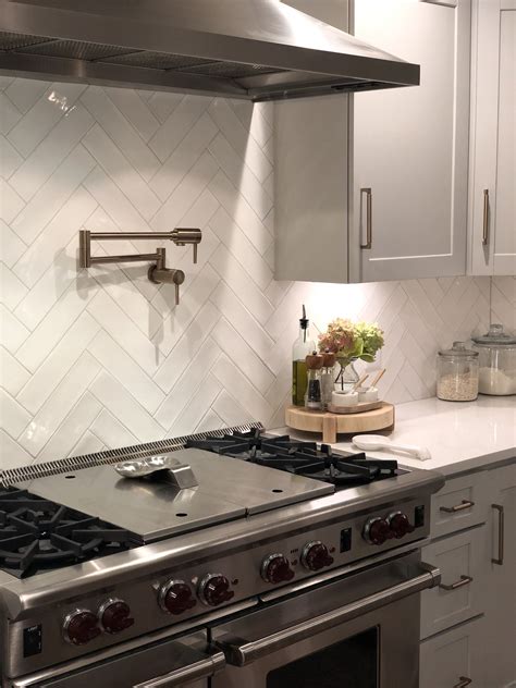 Herringbone Tile Pattern Backsplash