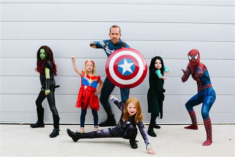 Avengers family costume - Everyday Reading