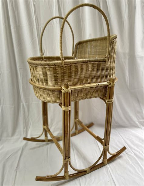 Bassinet with rocking legs - Harveys Spaces