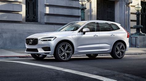 Plug-in hybrid Volvo XC60 T8 flagship SUV provides outstanding value, features and economy. - 2GB