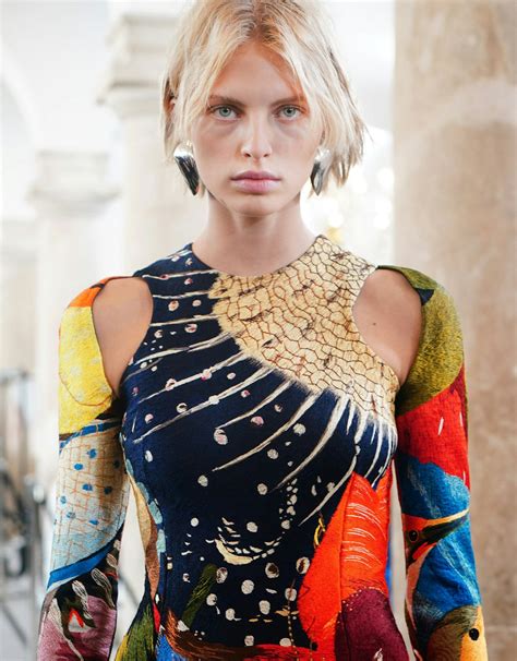 Go Behind the Scenes on Alexander McQueen’s Spring/Summer 2023 ...