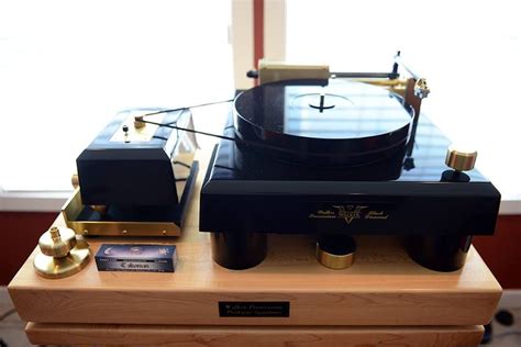 Walker Proscenium V Black Diamond turntable.