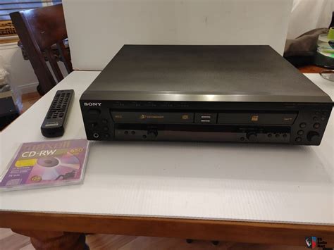 Sony RCD-W500C 5 CD Changer/Recorder For Sale - Canuck Audio Mart