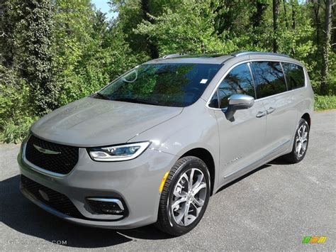 Ceramic Gray 2021 Chrysler Pacifica Pinnacle AWD Exterior Photo #141696855 | GTCarLot.com